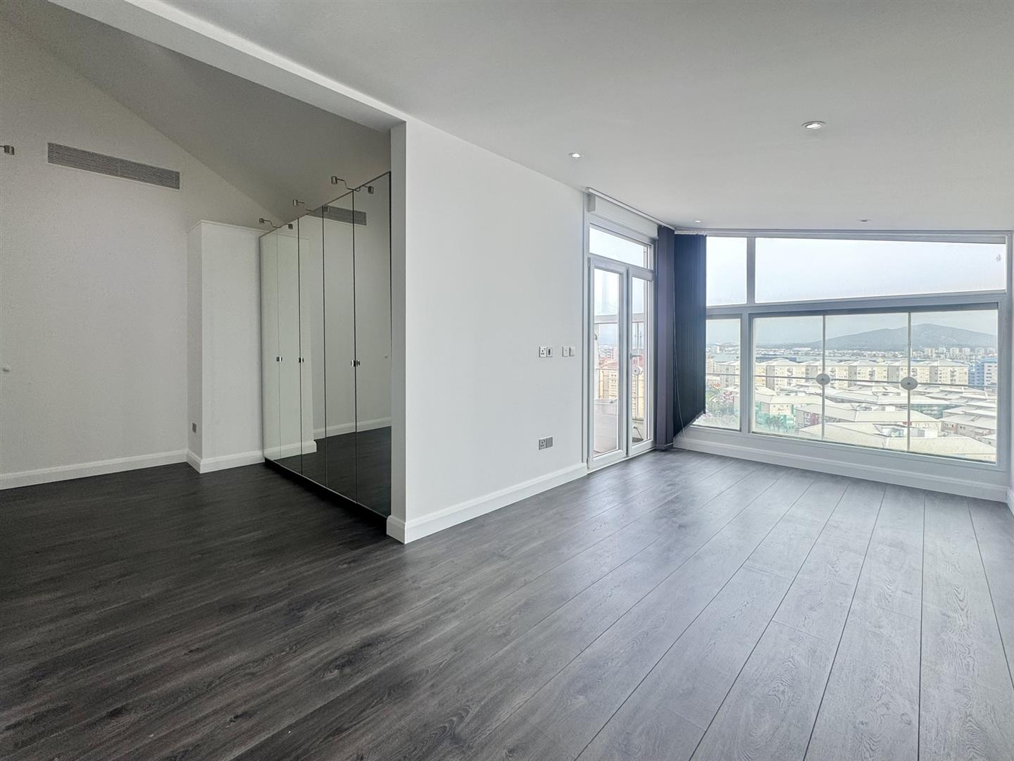 Image of Apartment - 3 Bedrooms - 2 Bathrooms for Sale in Eurotowers-Gibraltar, Image 4